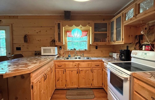 Dickinson Cabin | The Bama Bend