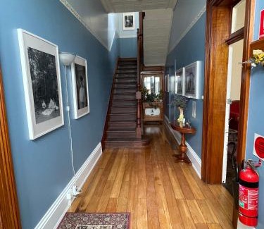 Glen Innes Bed & Breakfast | The Bank Guesthouse Glen Innes