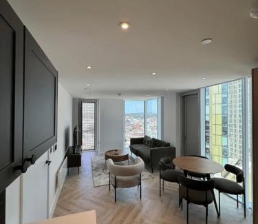 Salford Apartment | The Banks - Private Luxury 2-Bed Flat Manchester Central