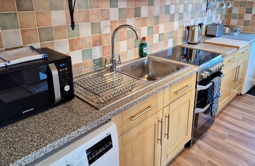 Ivinghoe Cottage | The Barn - an one bedroom (larger) that sleeps 2 guests in 1 bedroom