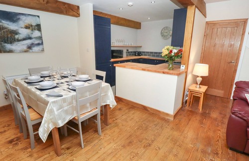 Dogdyke Cottage | THE BARN, ASHTREE FARM, with open fire in Boston