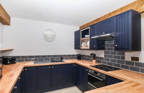 Dogdyke Cottage | THE BARN, ASHTREE FARM, with open fire in Boston