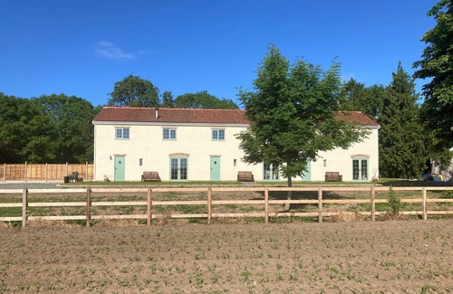 Dogdyke Cottage | THE BARN, ASHTREE FARM, with open fire in Boston