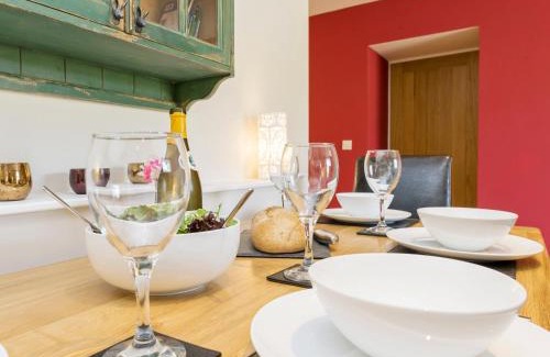 Beeley House | The Barn At Grislow Field