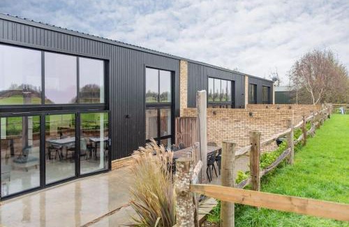 Westmarsh House | The Barn