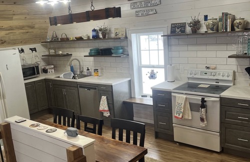 Browerville House | The Barn Inn at Solid Rock, family and friends retreat in the country.