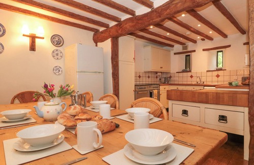 Fiddington Cottage | THE BARN, pet friendly, character holiday cottage in Bicknoller