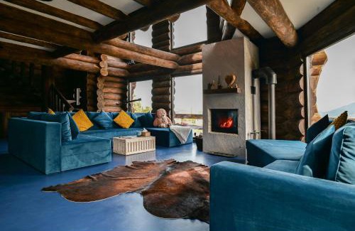 Fundata Villa | The Barn