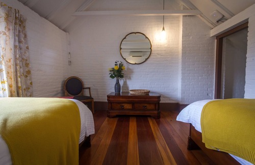 Paterson Bed & Breakfast | The Barracks Tocal