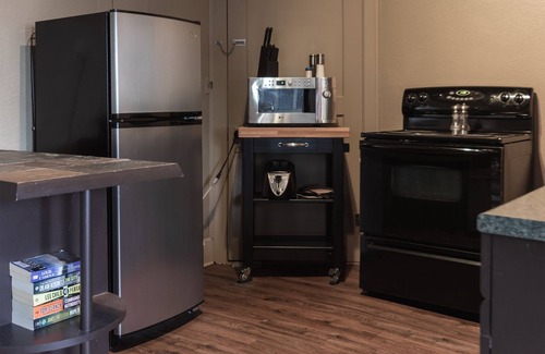 Fairbury Apartment | The Barrington 1BR apartment in historical downtown