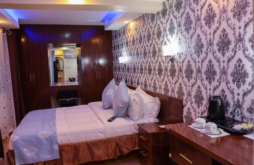 Ngelani Hotel | THE BASE HOTEL