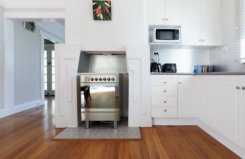 West Launceston House | The Basin Cottage - Closest Home to The Gorge