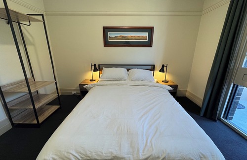 Redfern Hostel | The Bat & Ball Hostel