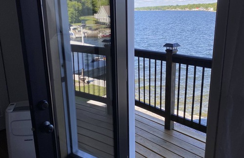 Dexter House | The Bayview, a lakehouse with 270 degree view of Guffin Bay and Adams Cove.