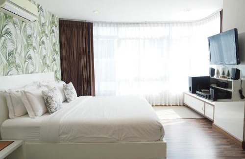 Ban Bang Saen Apartment | The Beach Bangsaen by Thanthita next to Wonnapa beach FREE DISNEY PLUS