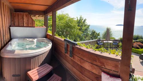 Selma Park House | The Beach Hideaway - Eagles Suite