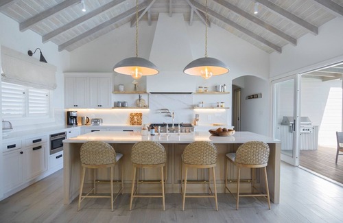 Falmouth Harbour Villa | The Beach House a Luxury Beachfront 3-bedroom villa in lovely Falmouth Harbour