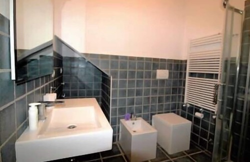 Pella Apartment | The Beach independent apartment view lake!, lake and beach view just a few meters from your abitazi