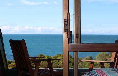 Onekaka House | The Beach Lodge , secluded with panoramic sea views