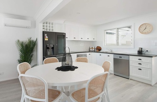 Salamander Bay House | The Beach Shack on Wanda - Waterfront Coastal Chic