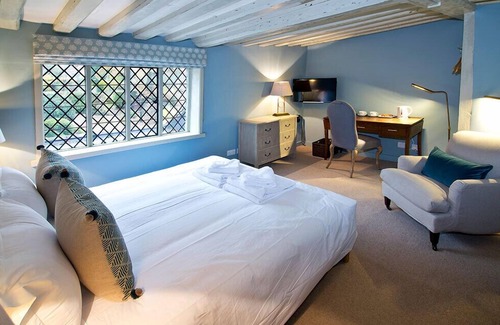 Hartfield Hotel | The Bear Inn
