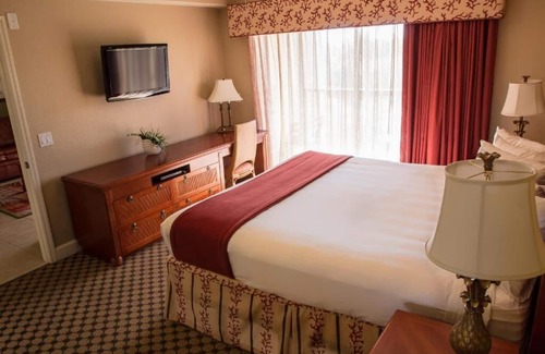 Florida Central Atlantic Coast Condo | The beautiful lakefront Westgate Lakes Resort & Spa is a tropical paradise