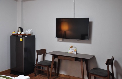 Samut Songkhram Apartment | The Bedrooms Maeklong Service Apartment
