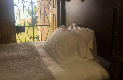 Belmont Resort | The Belair SeaSide Villas. 4 suites, 2 guests per Suite. 1, 2/bedroom/3 guests