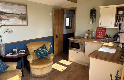 Ladbroke Hotel | The Bell Inn
