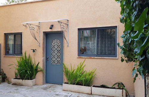 Mamilla House | The Bell-Tower Cottage