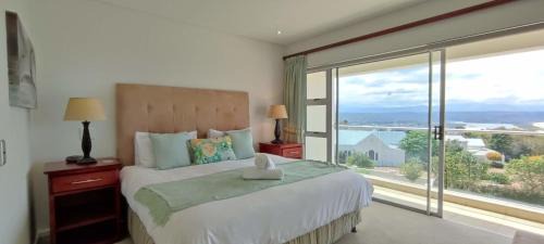 Plettenberg Bay Apartment | The Bella - 6 Sleeper - Sea Views Pool & Patio