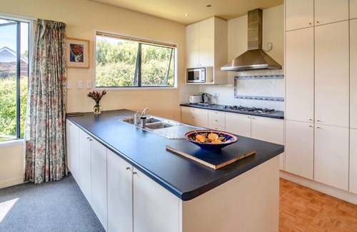Akaroa House | The Bellbird's Nest - Takamatua Holiday Home