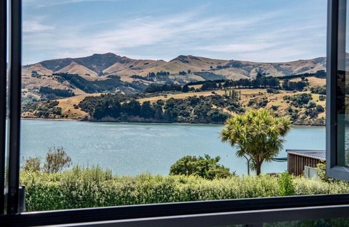Akaroa House | The Bellbird's Nest - Takamatua Holiday Home
