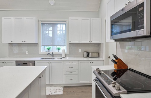 Minett House | The Belle Cottage (#39)