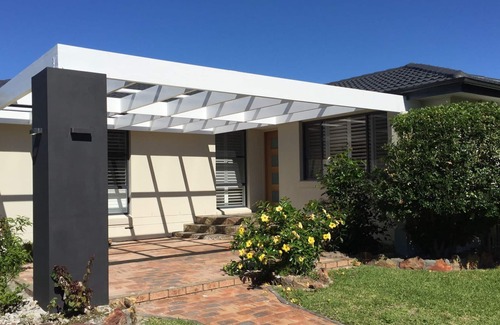 Budgewoi House | The Best Holiday Location: between the hotel and the beach. Walk everywhere!