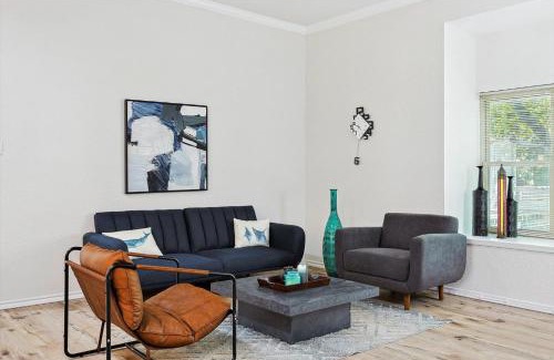 North Dallas Apartment | The Best of The North Dallas Area Pool & Patio