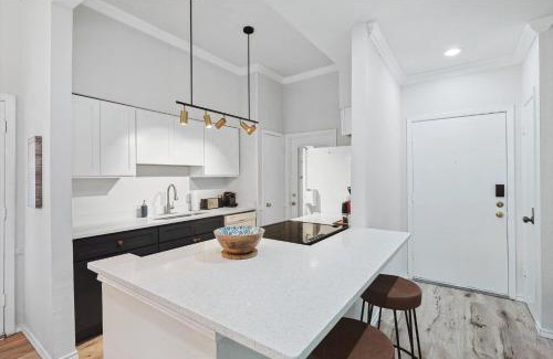 North Dallas Apartment | The Best of The North Dallas Area Pool & Patio