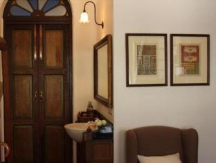 San Chao Pho Suea Bed & Breakfast | The Bhuthorn Bed & Breakfast