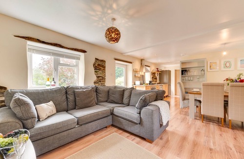 Brazzacott House | The Big Barn at Well Cottage
