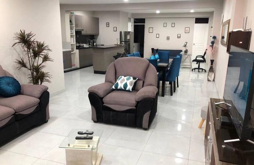 Chimbote Apartment | the big blue house #2
