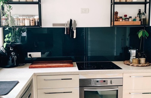 Currumbin Apartment | The Bird Bach - A serene stay nestled in nature with a quick walk to the beach!