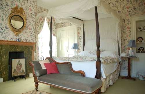 Kemerton Bed & Breakfast | The Bird Room - Upper Court Manor House