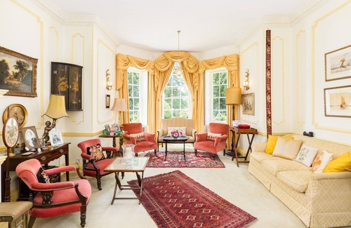 Kemerton Bed & Breakfast | The Bird Room - Upper Court Manor House