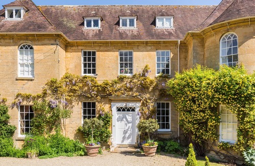 Kemerton Bed & Breakfast | The Bird Room - Upper Court Manor House