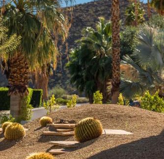 Magnesia Falls Cove House | The Biskra House