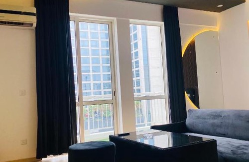 Gomti Nagar Apartment | The black house