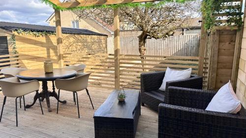 Corsham House | The Black & White House