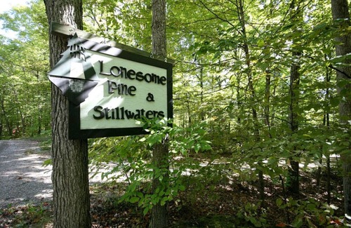 Central Frontenac Cottage | The Blackbird Cottage