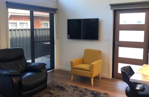 Kings Meadows Apartment | The Blaydon Collection 2BR Superior & Luxe Villas Free Parking Free Wifi Courtyard Launceston