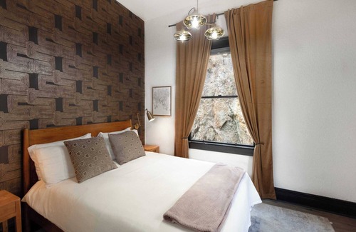 Bisbee Hotel | The Block Basic - Queen